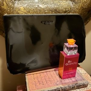 Rare find ! Discontinued Be Givenchy mini and enveope bag.